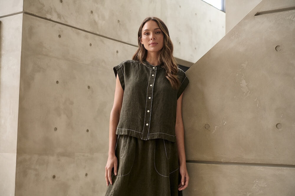 Naturals by O & J - Cap Sleeve Linen Button Up Blouse - Licorice (GA429)