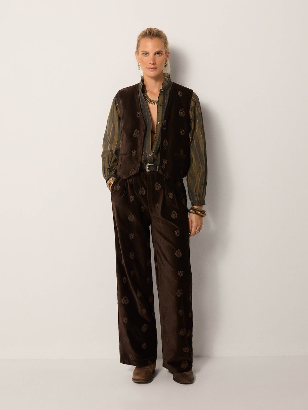 Maison Hotel - Kafka Vest - Macchiato